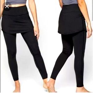 Athleta High Rise Chaturanga 2-in-1 Tight in Black. Size Small Tall